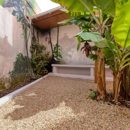Fabulous Anjos Apartment *